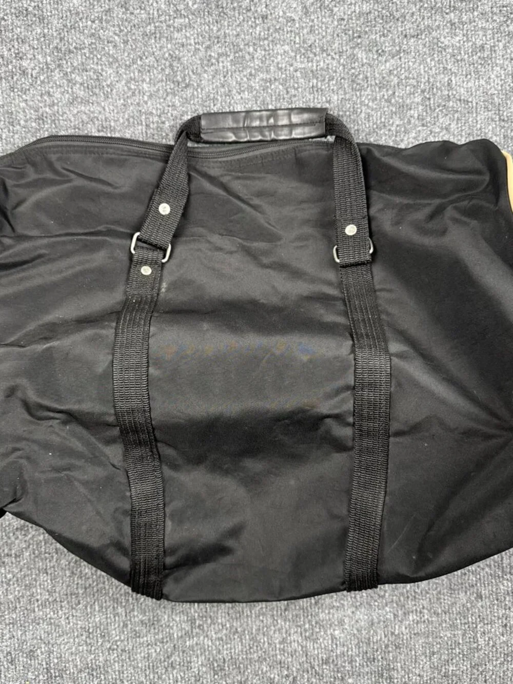 Vincelli Unisex Black Travel Duffel Weekender Bag - Damaged